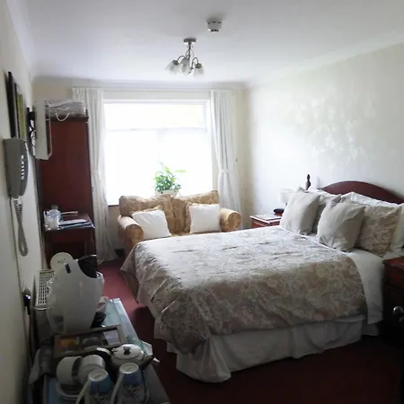 Guest house The Firs Guesthouse 4*