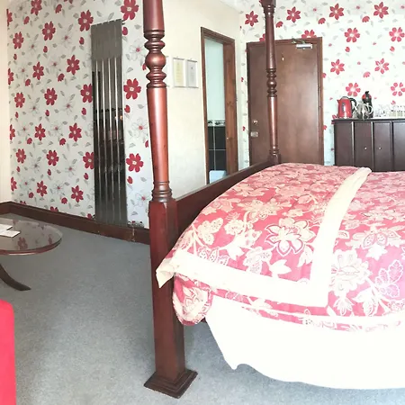 The Firs Guesthouse 4*