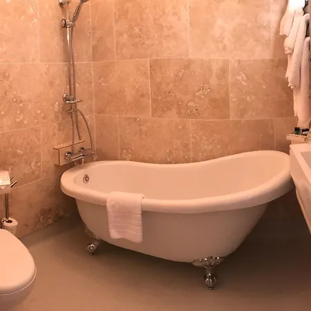 The Firs Guesthouse 4*