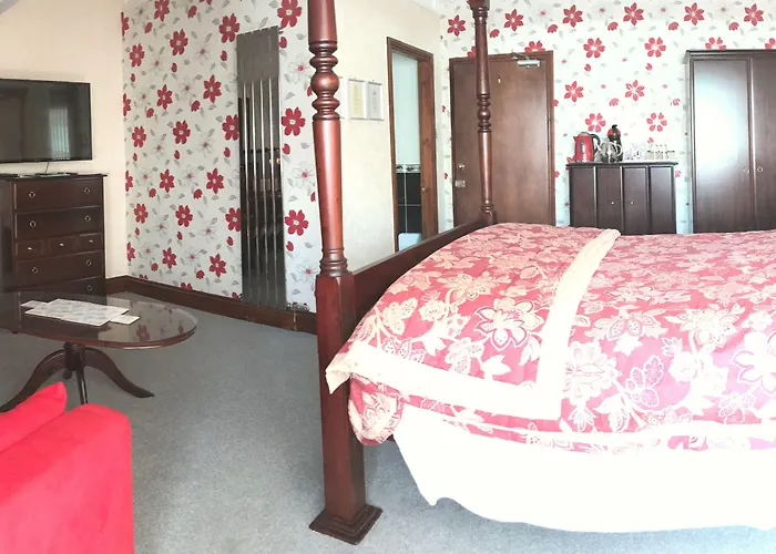 The Firs Guesthouse 4*