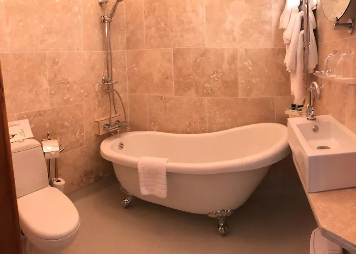 The Firs Guesthouse 4*